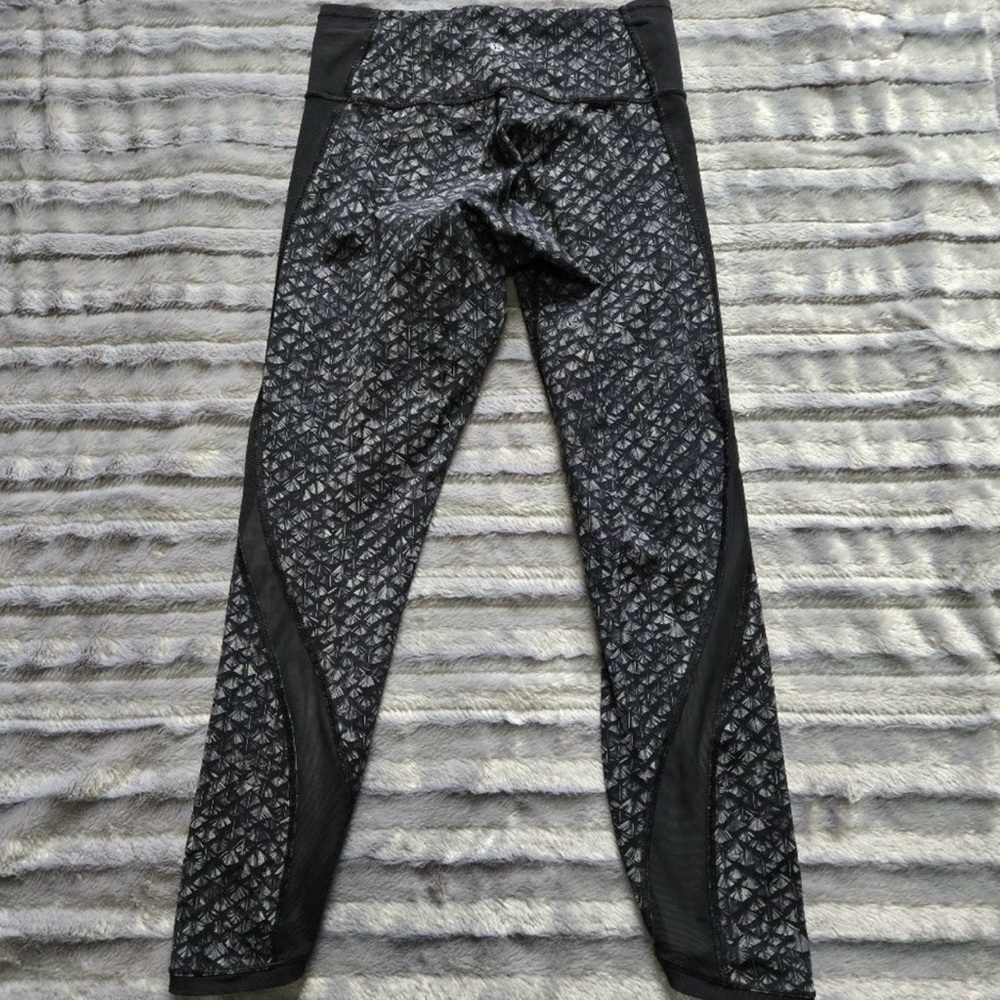 Lululemon Featherlight Tight - Iridescent Black